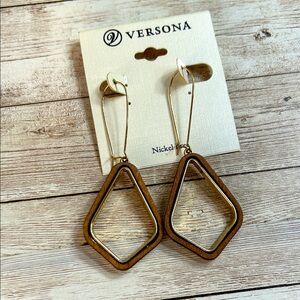 Versona Wood and Gold Earrings